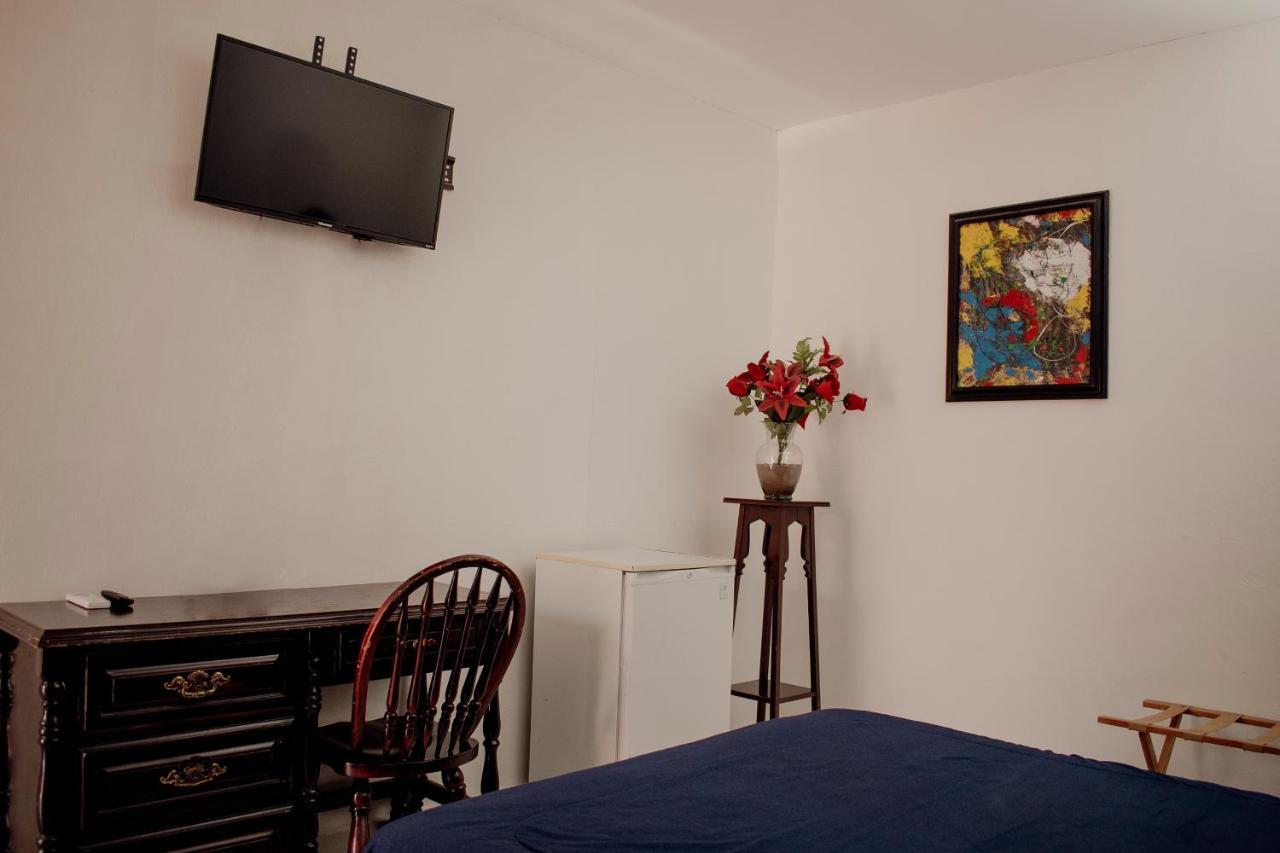Suites Cervantes チワワ エクステリア 写真